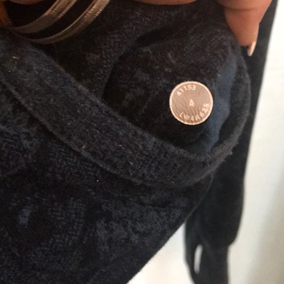 Lululemon LimitedEdition Paisley Navy Hoody 4 - Picture 6 of 8